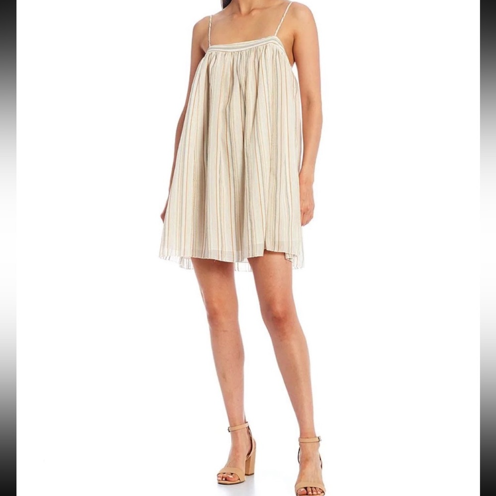 Gianni Bini Textured Rosie Babydoll Dress - Picture 9 of 9